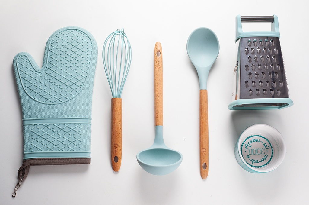 WATER BLUE SPOON W| WOODEN HANDLE