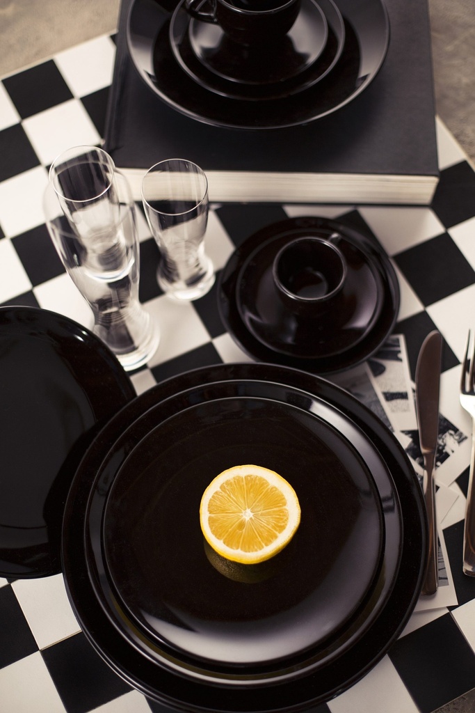 COUP BLACK DINNER PLATE