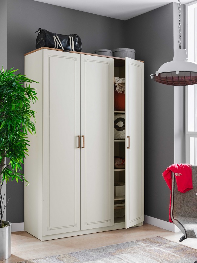 [A0350300147] STORY 3 DOORS WARDROBE 