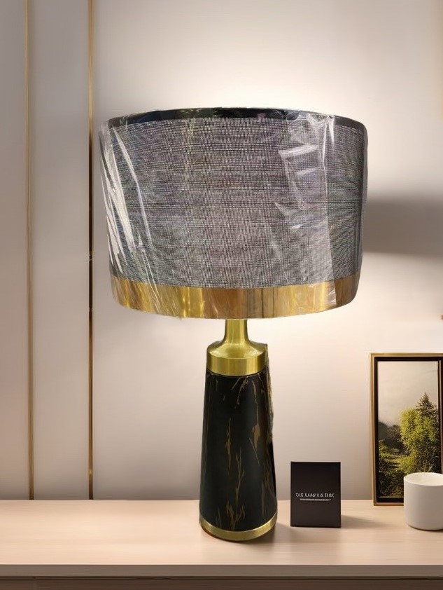 [Y0090100042] مصباح طاولة فلافيا