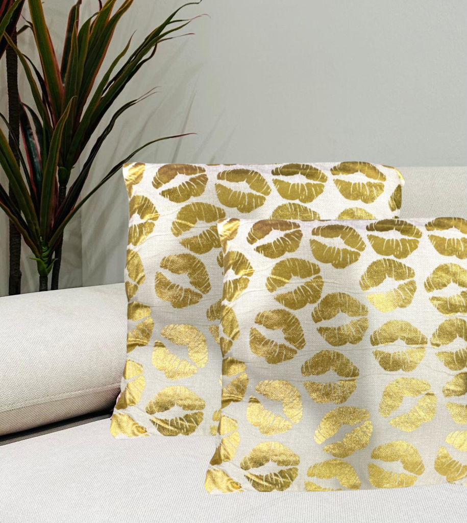 [W0030100180] KISSES CUSHION