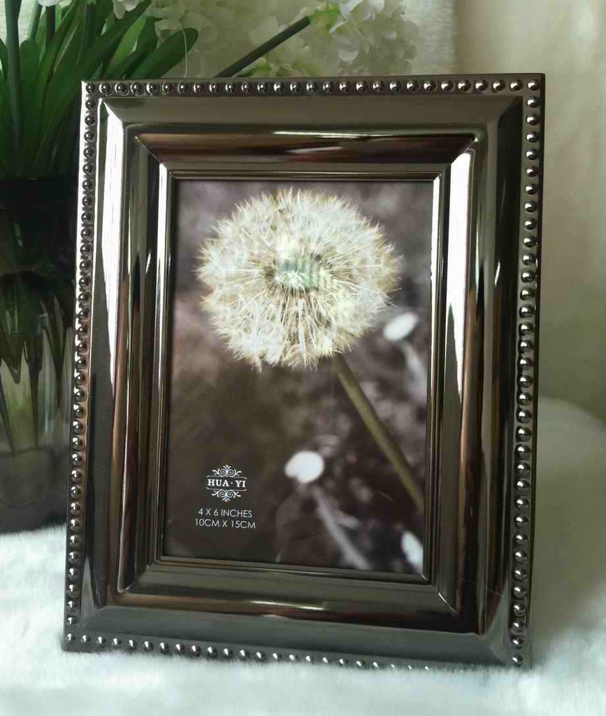 [X0100100021] PHOTO FRAMES