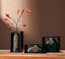 [Z0010100733] CLAUS DECORATIVE VASE